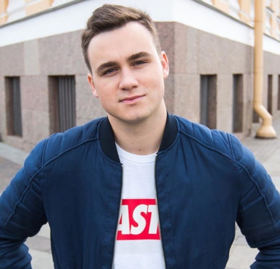 15 год блоггеры. Топа блоггер. Иви блоггер. 15 год блоггеры. Популярные блоггеры вместе.